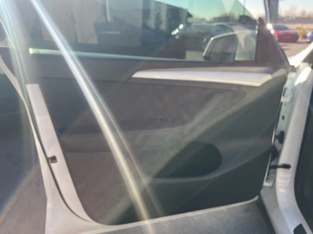 2023 Tesla Model Y Performance - Image 11 of 21