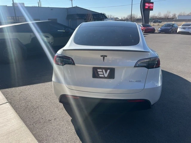 2023 Tesla Model Y Performance - Image 7 of 21