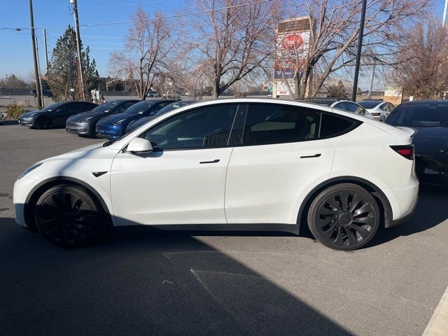 2023 Tesla Model Y Performance - Image 5 of 21