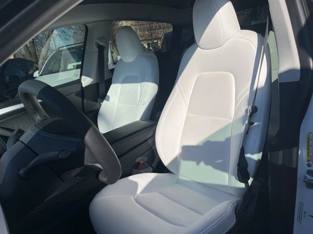 2023 Tesla Model Y Performance - Image 13 of 21