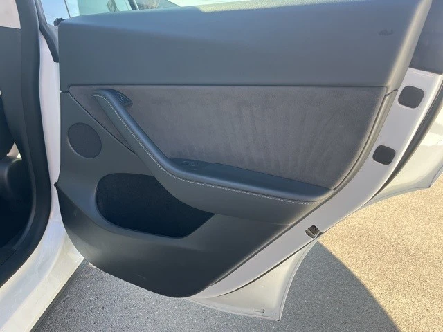 2023 Tesla Model Y Performance - Image 18 of 21