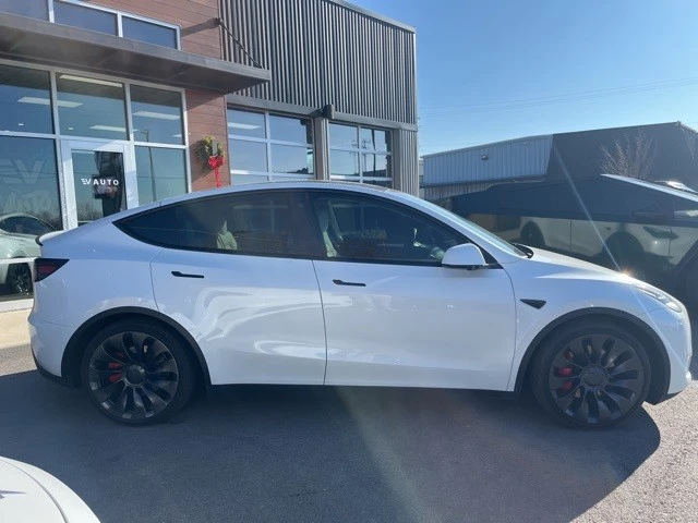 2023 Tesla Model Y Performance - Image 8 of 21