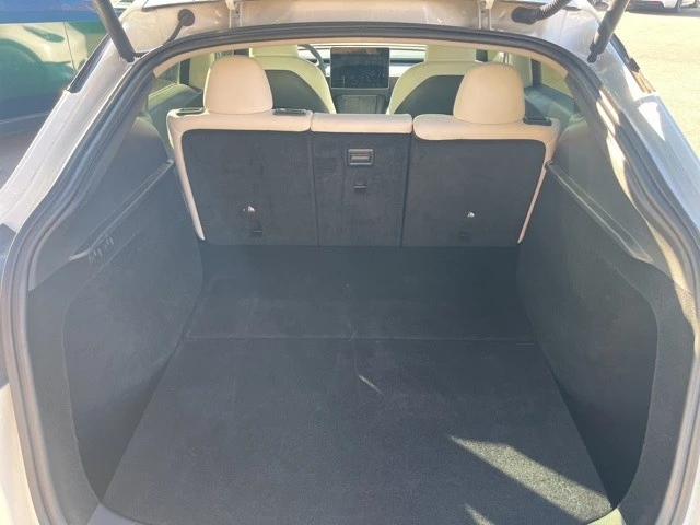 2023 Tesla Model Y Performance - Image 17 of 21