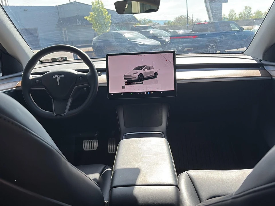 2023 Tesla Model Y Performance - Image 21 of 21