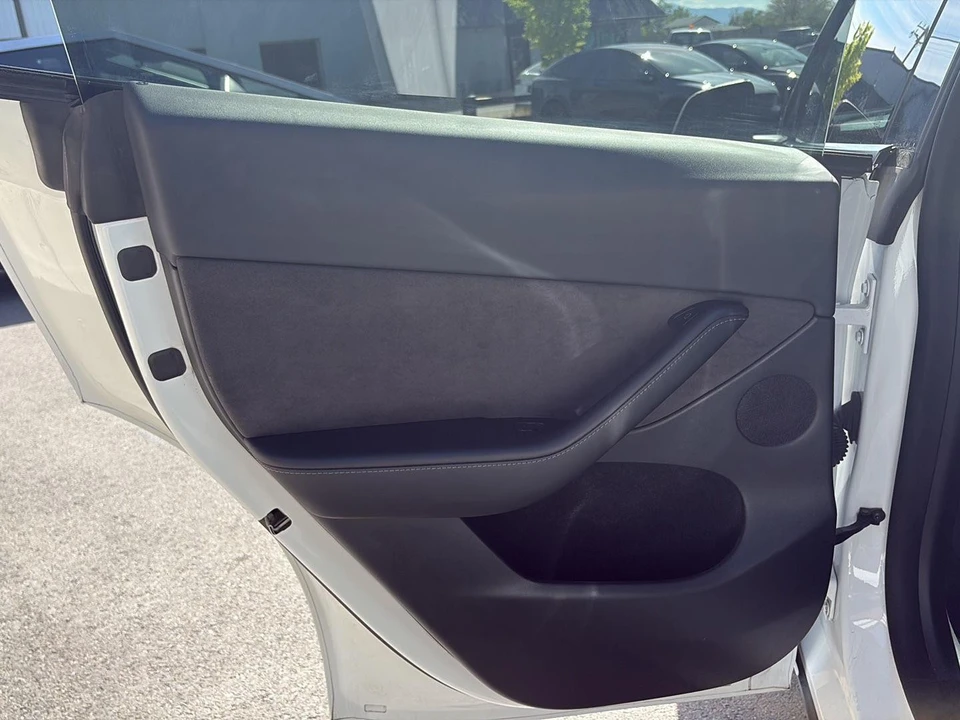 2023 Tesla Model Y Performance - Image 14 of 21