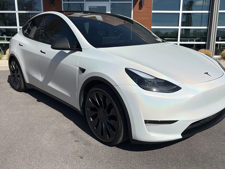 2023 Tesla Model Y Performance - Image 2 of 21