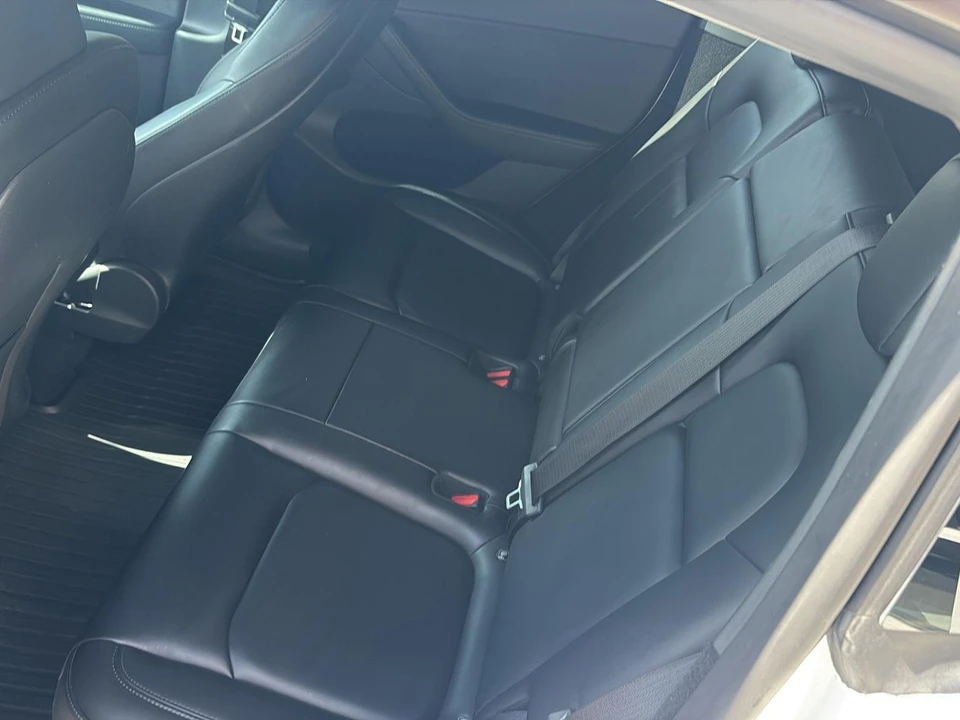 2023 Tesla Model Y Performance - Image 15 of 21