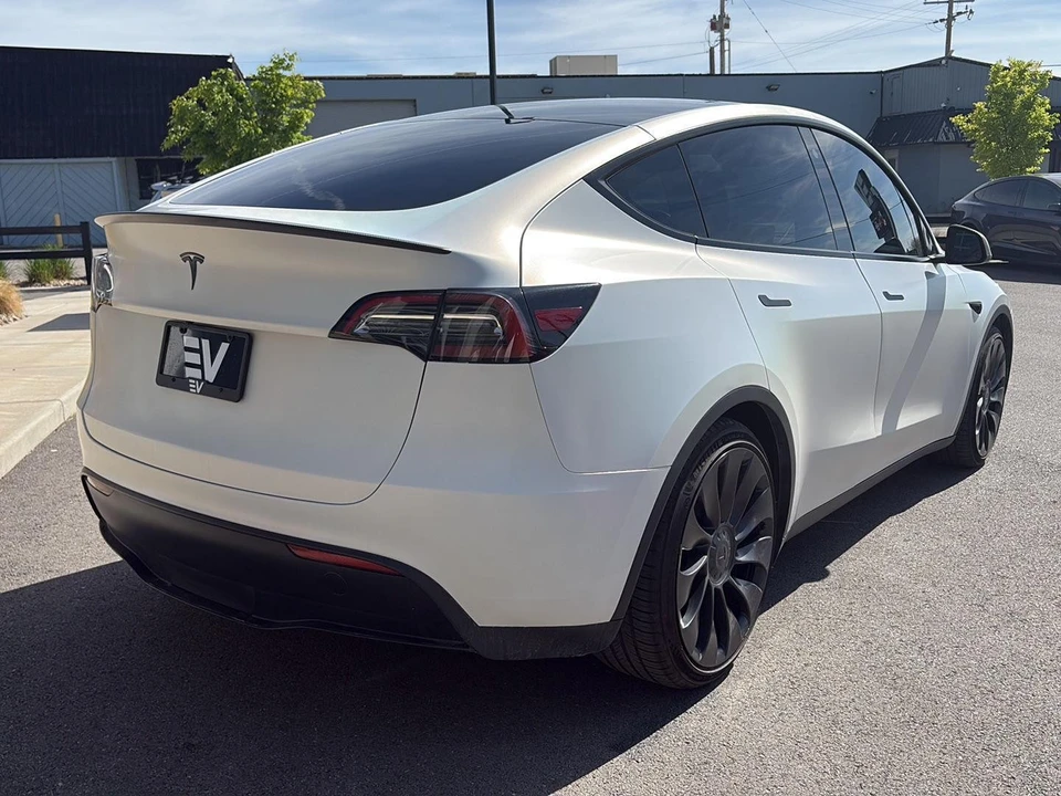 2023 Tesla Model Y Performance - Image 7 of 21