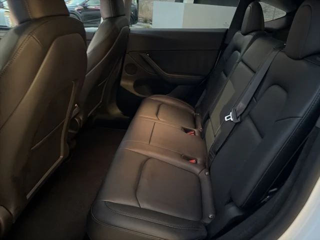 2023 Tesla Model Y Performance - Image 16 of 21