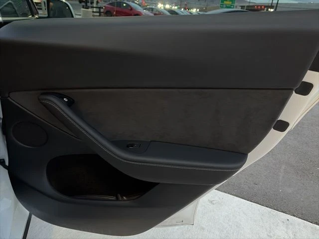2023 Tesla Model Y Performance - Image 18 of 21