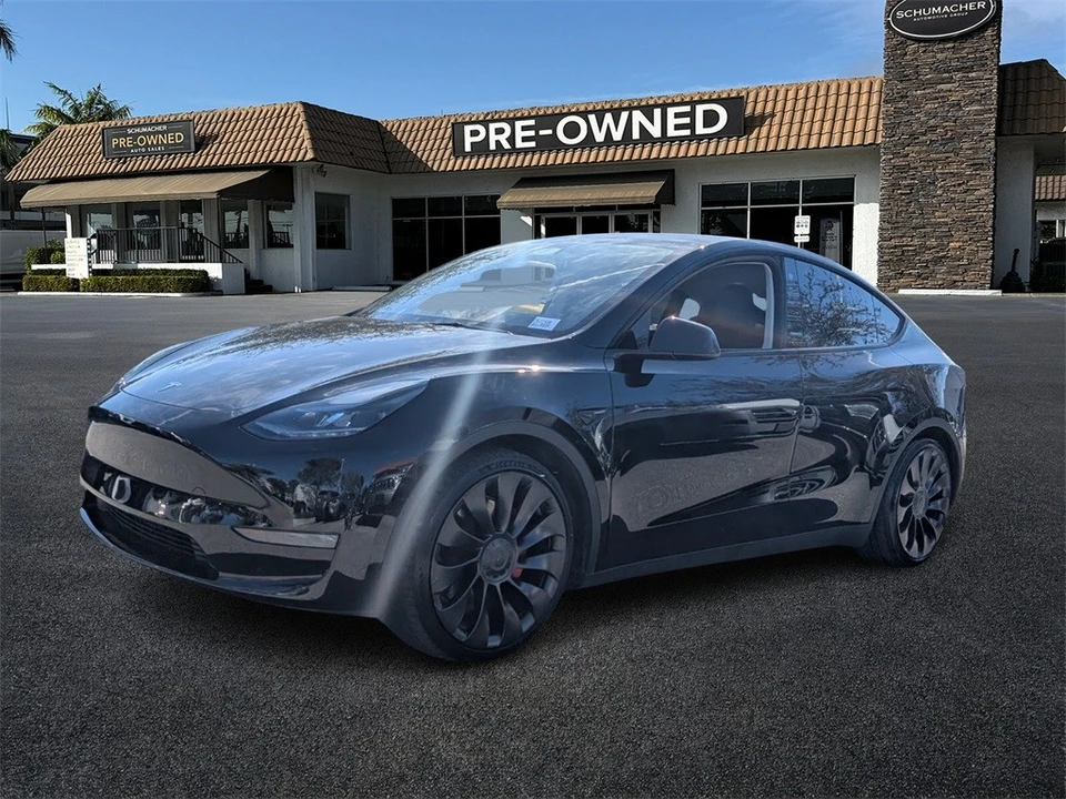 2023 Tesla Model Y Performance - Image 3 of 12