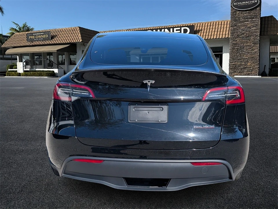 2023 Tesla Model Y Performance - Image 6 of 12