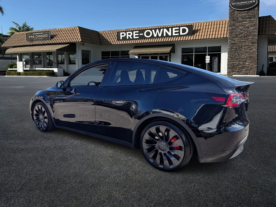 2023 Tesla Model Y Performance - Image 5 of 12