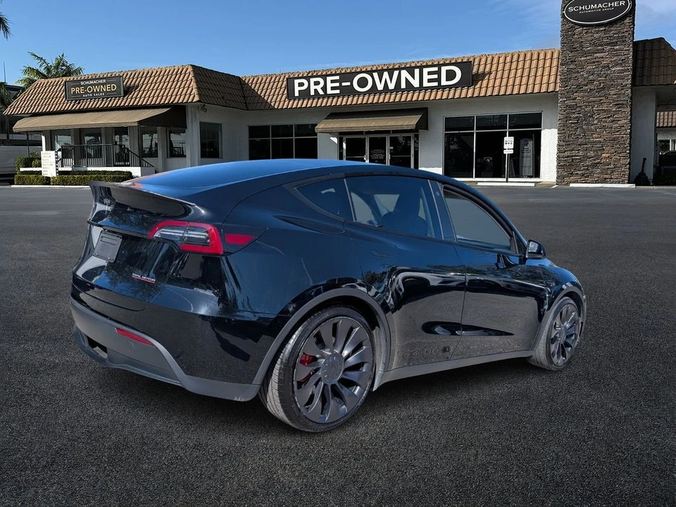 2023 Tesla Model Y Performance - Image 7 of 12