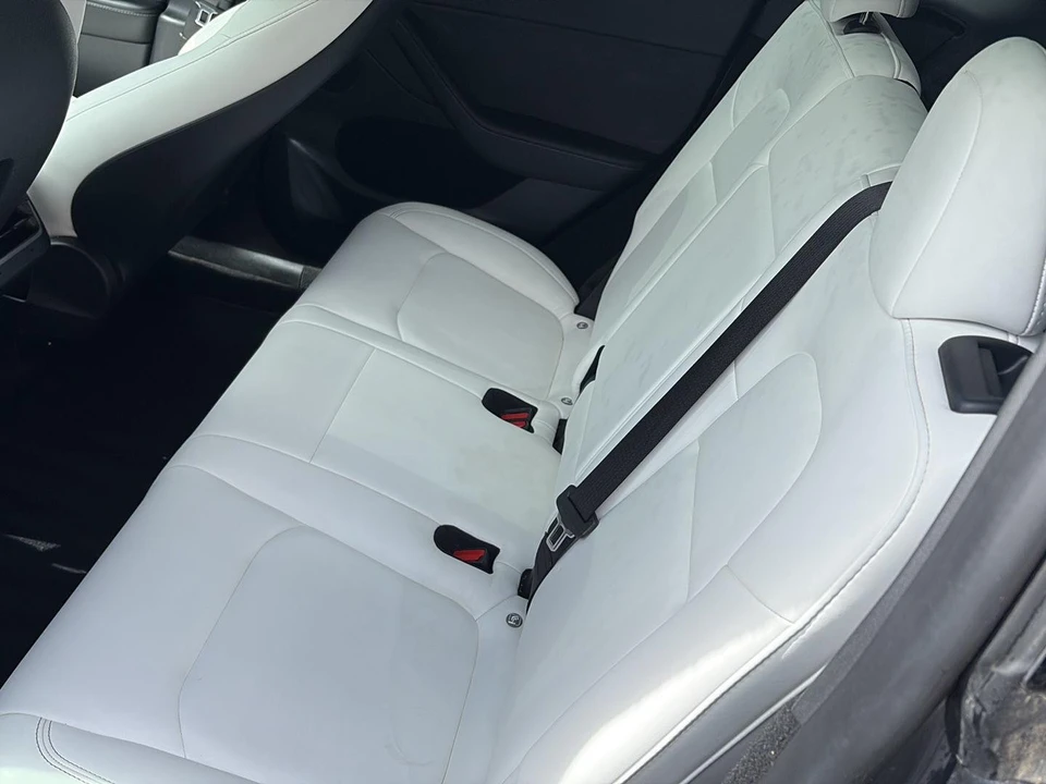 2023 Tesla Model Y Performance - Image 15 of 21