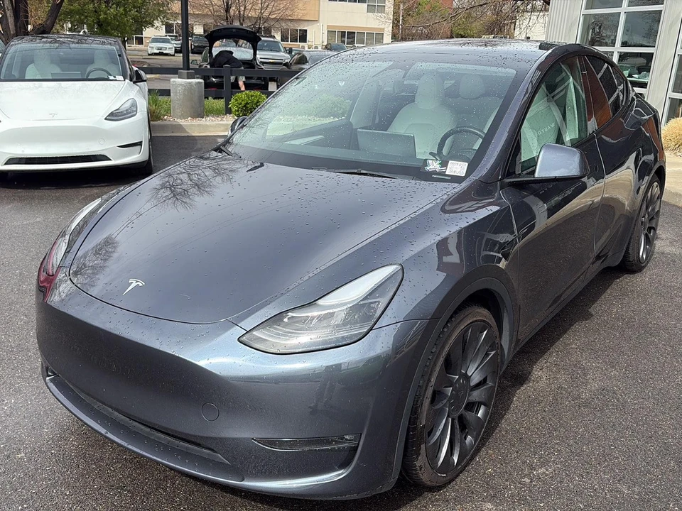 2023 Tesla Model Y Performance - Image 4 of 21