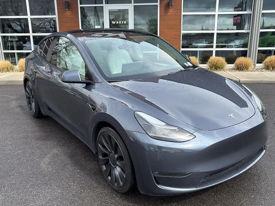 2023 Tesla Model Y Performance - Image 2 of 21