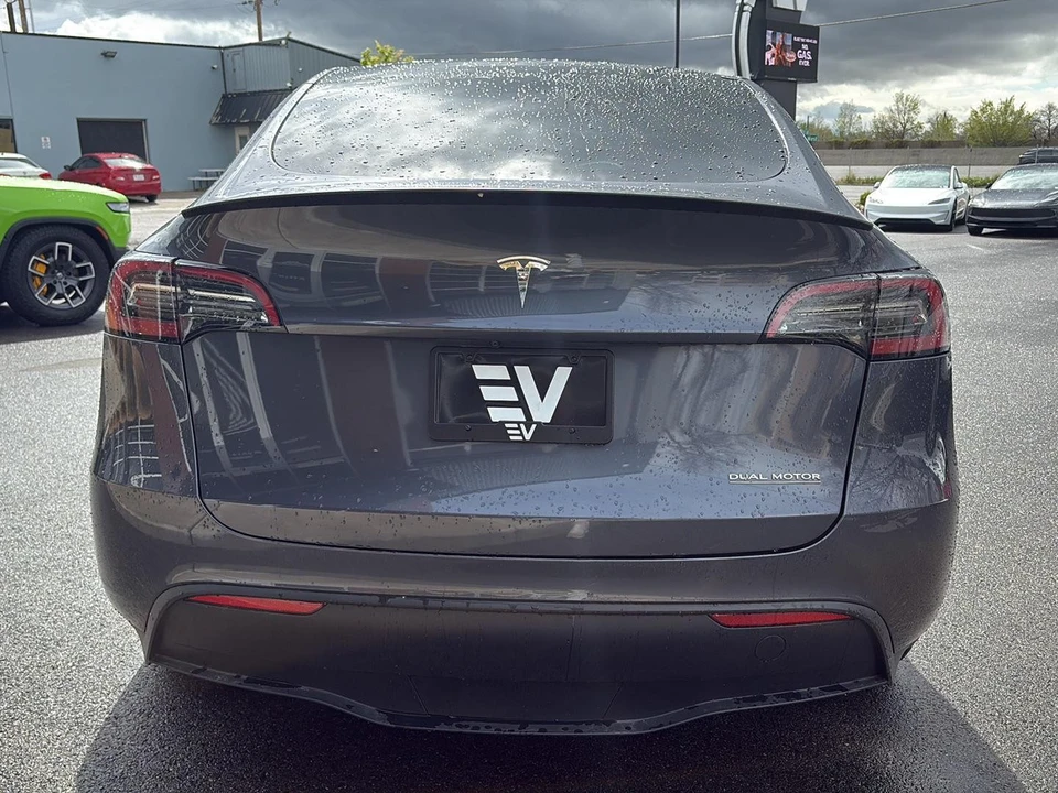 2023 Tesla Model Y Performance - Image 7 of 21