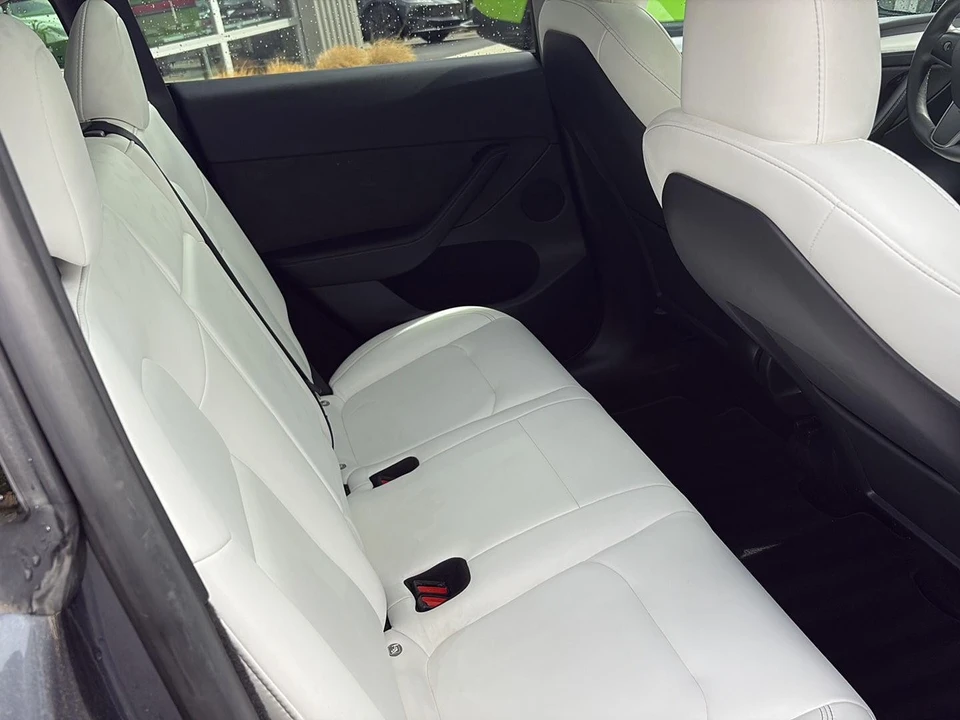 2023 Tesla Model Y Performance - Image 16 of 21