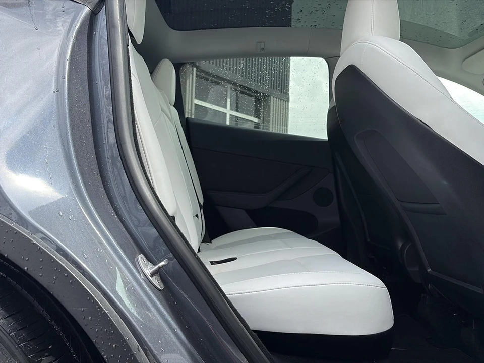 2023 Tesla Model Y Performance - Image 17 of 21