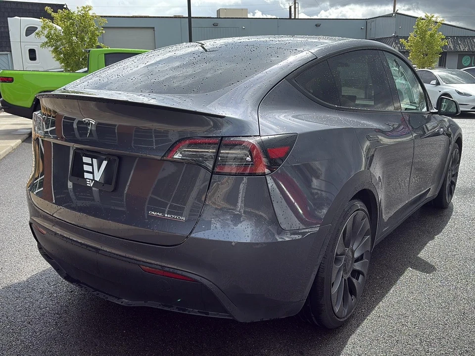 2023 Tesla Model Y Performance - Image 8 of 21