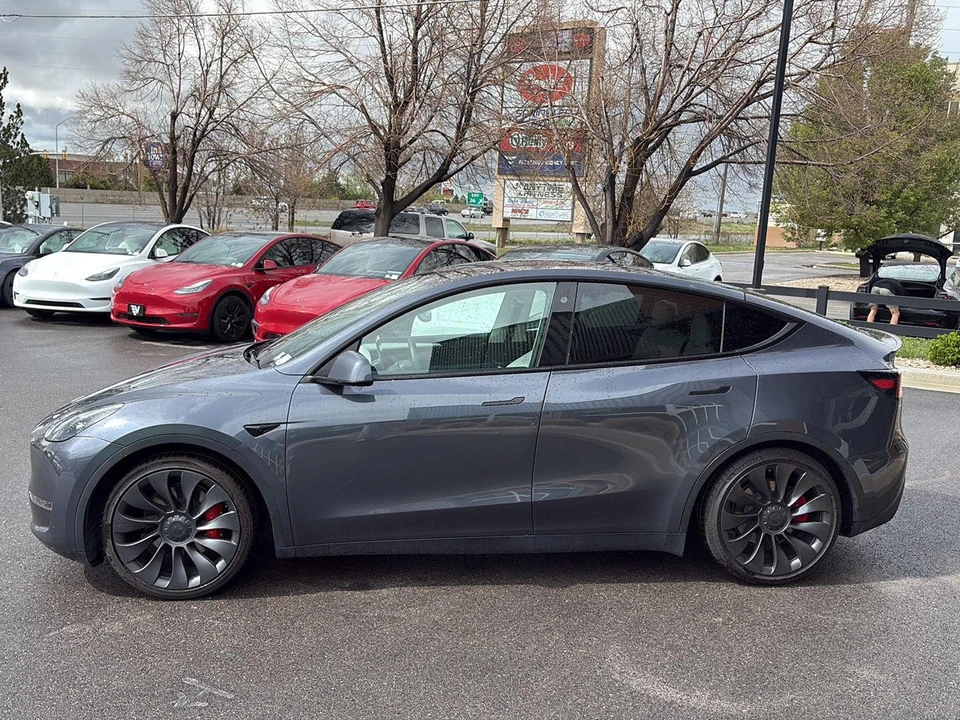 2023 Tesla Model Y Performance - Image 5 of 21
