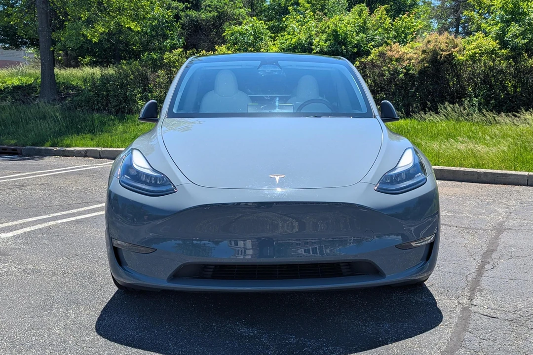 2023 Tesla Model Y Performance - Image 6 of 31