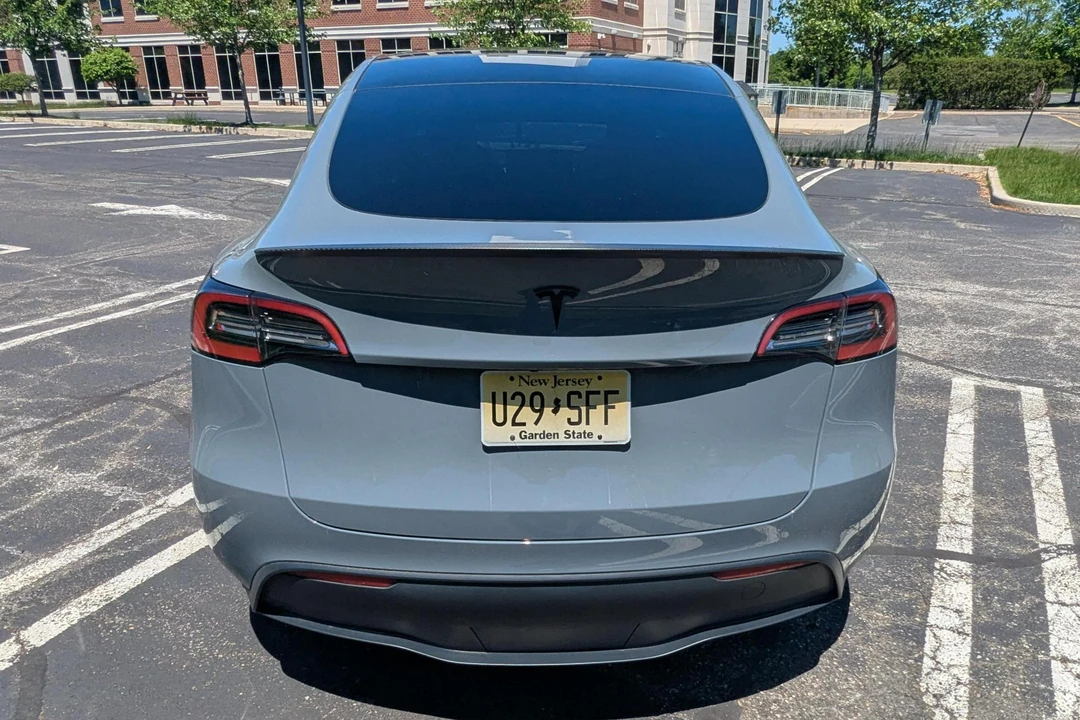 2023 Tesla Model Y Performance - Image 5 of 31
