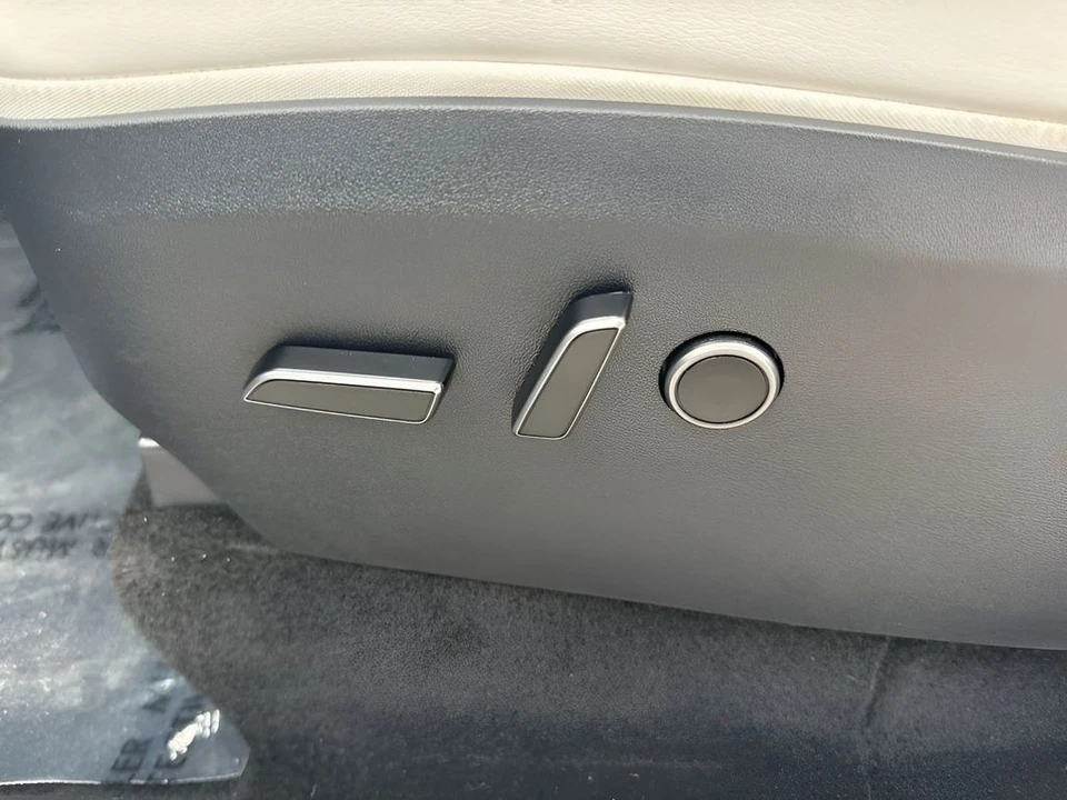 2023 Tesla Model Y Performance - Image 10 of 12