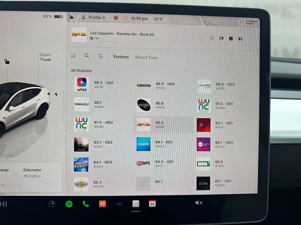2023 Tesla Model Y Performance - Image 19 of 21