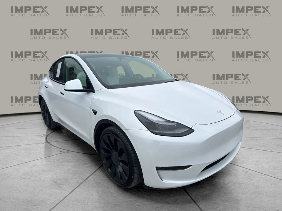2023 Tesla Model Y Performance - Image 7 of 12