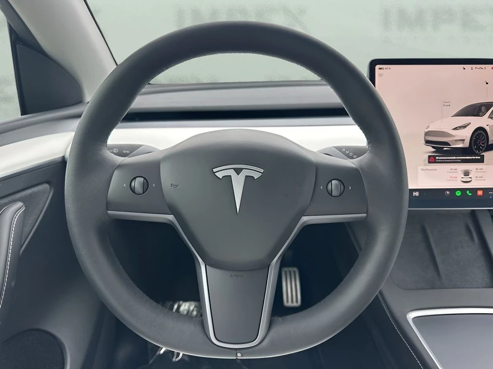 2023 Tesla Model Y Performance - Image 14 of 21