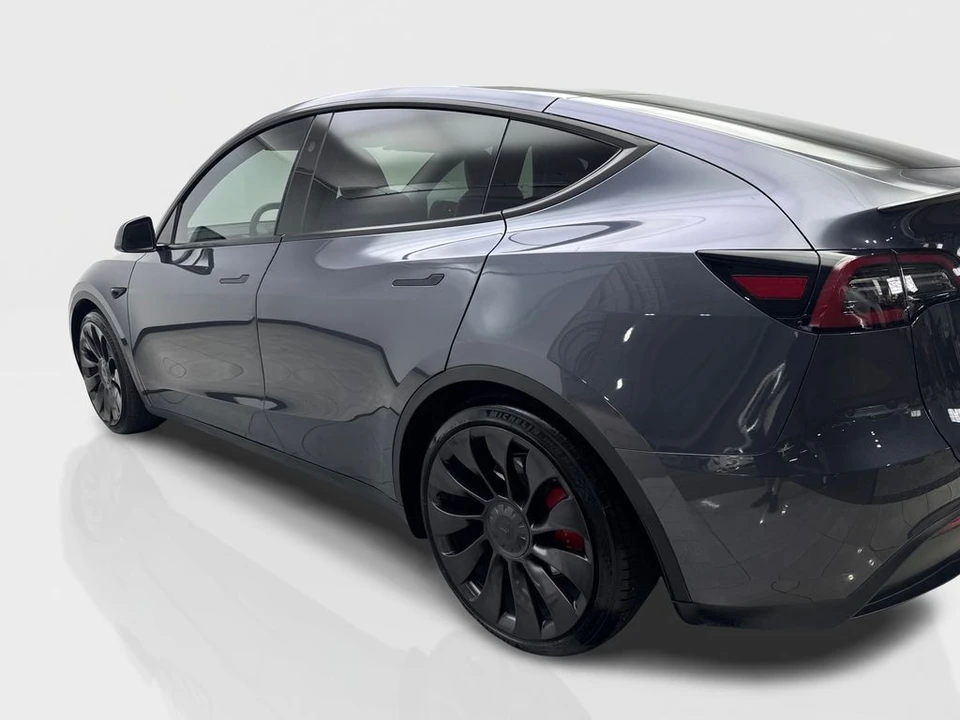 2023 Tesla Model Y Performance - Image 14 of 21