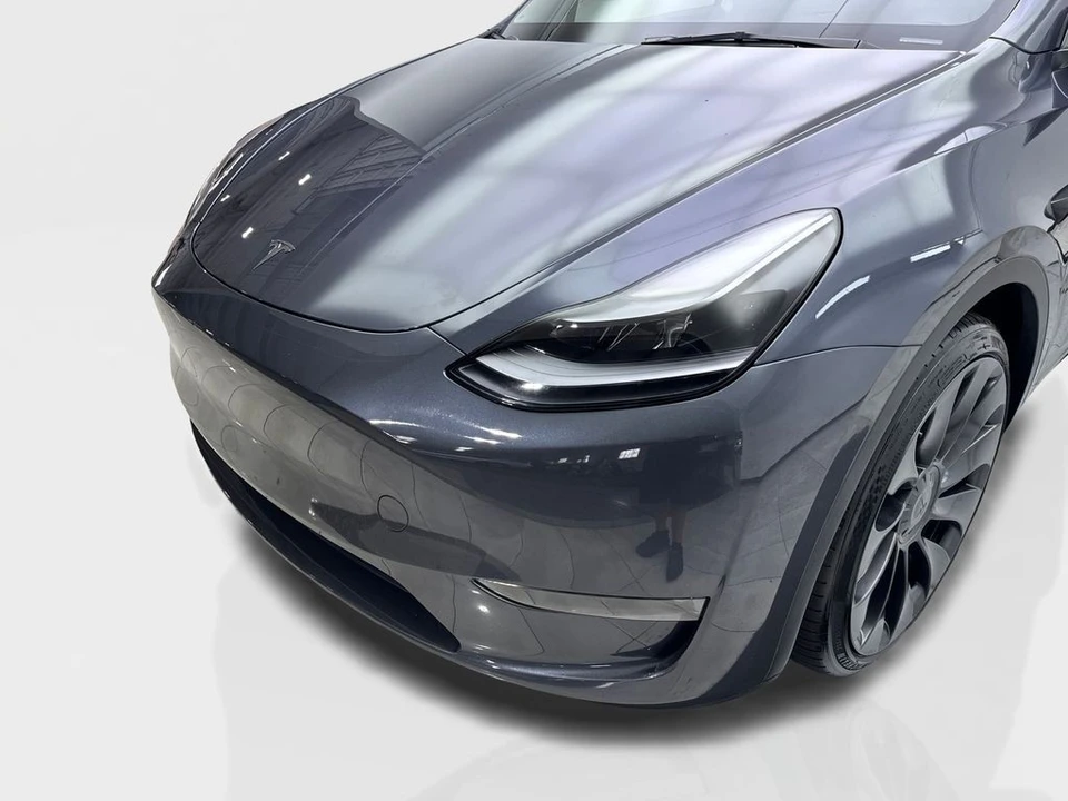 2023 Tesla Model Y Performance - Image 16 of 21