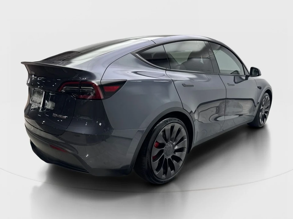 2023 Tesla Model Y Performance - Image 6 of 21