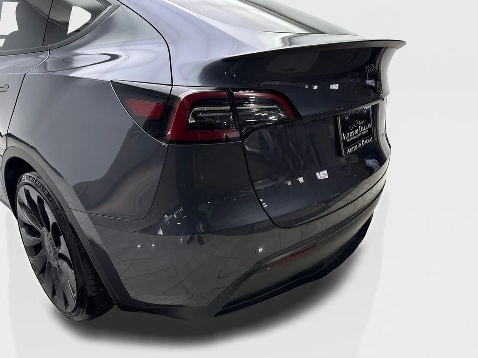 2023 Tesla Model Y Performance - Image 19 of 21