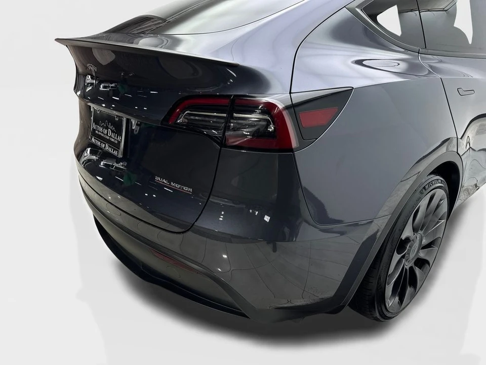 2023 Tesla Model Y Performance - Image 18 of 21