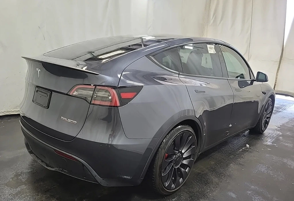 2023 Tesla Model Y Performance - Image 2 of 10