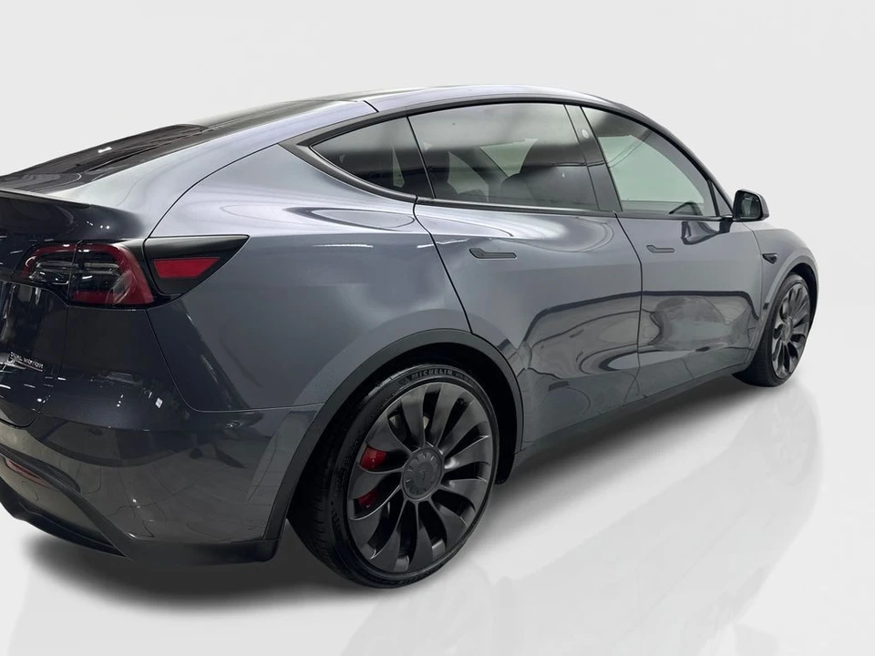 2023 Tesla Model Y Performance - Image 13 of 21