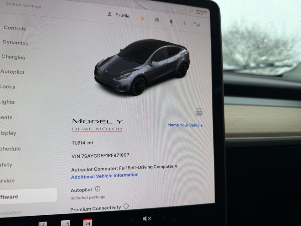 2023 Tesla Model Y Performance - Image 5 of 5