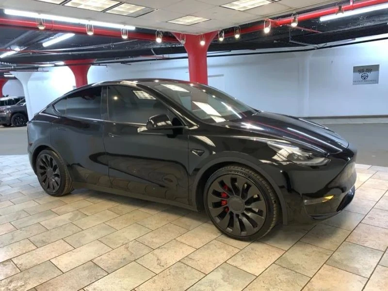 2023 Tesla Model Y Performance - Image 8 of 12