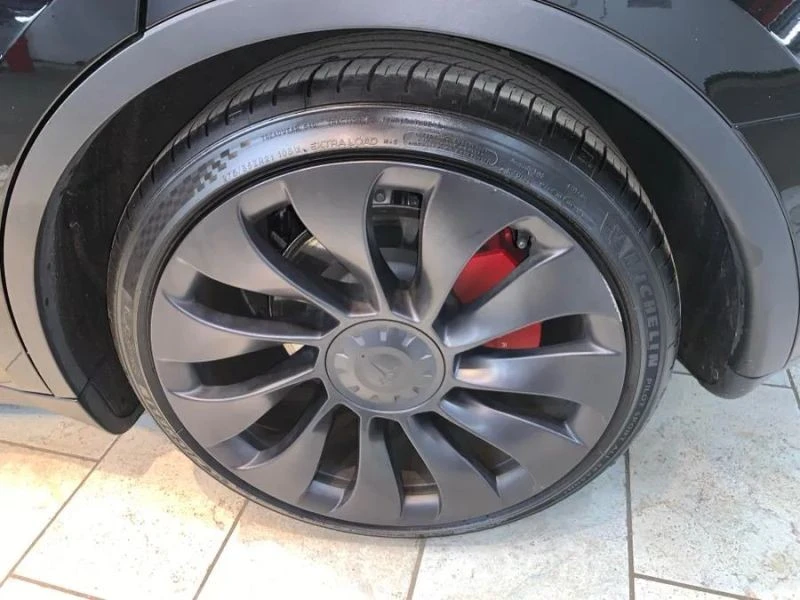 2023 Tesla Model Y Performance - Image 11 of 12
