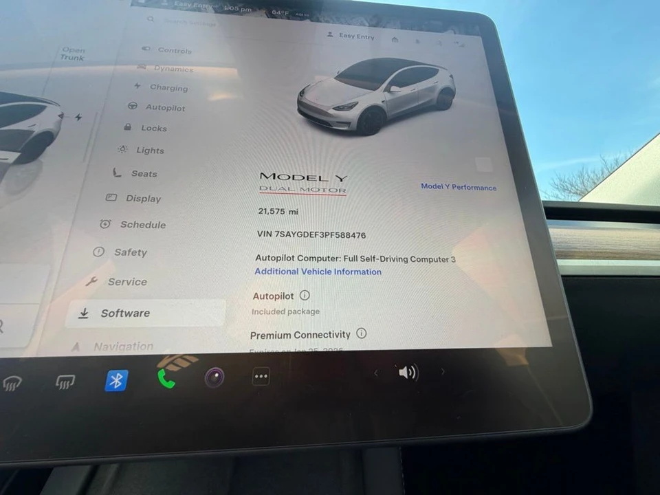2023 Tesla Model Y Performance - Image 18 of 18