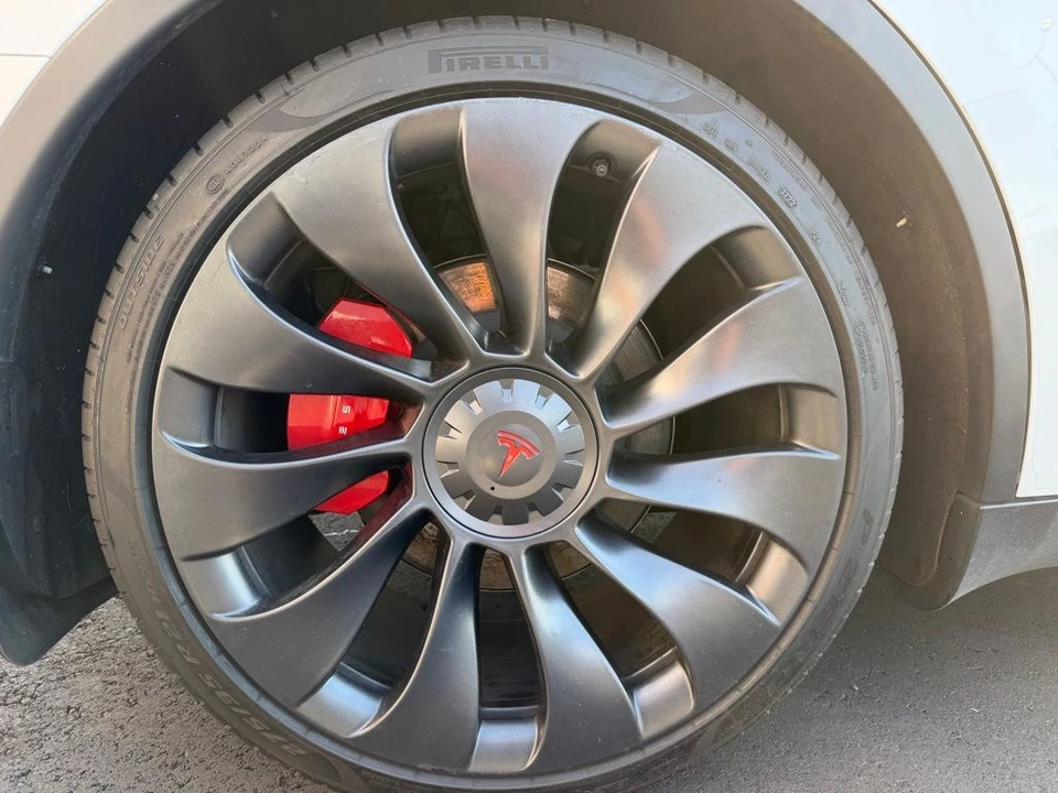 2023 Tesla Model Y Performance - Image 4 of 18