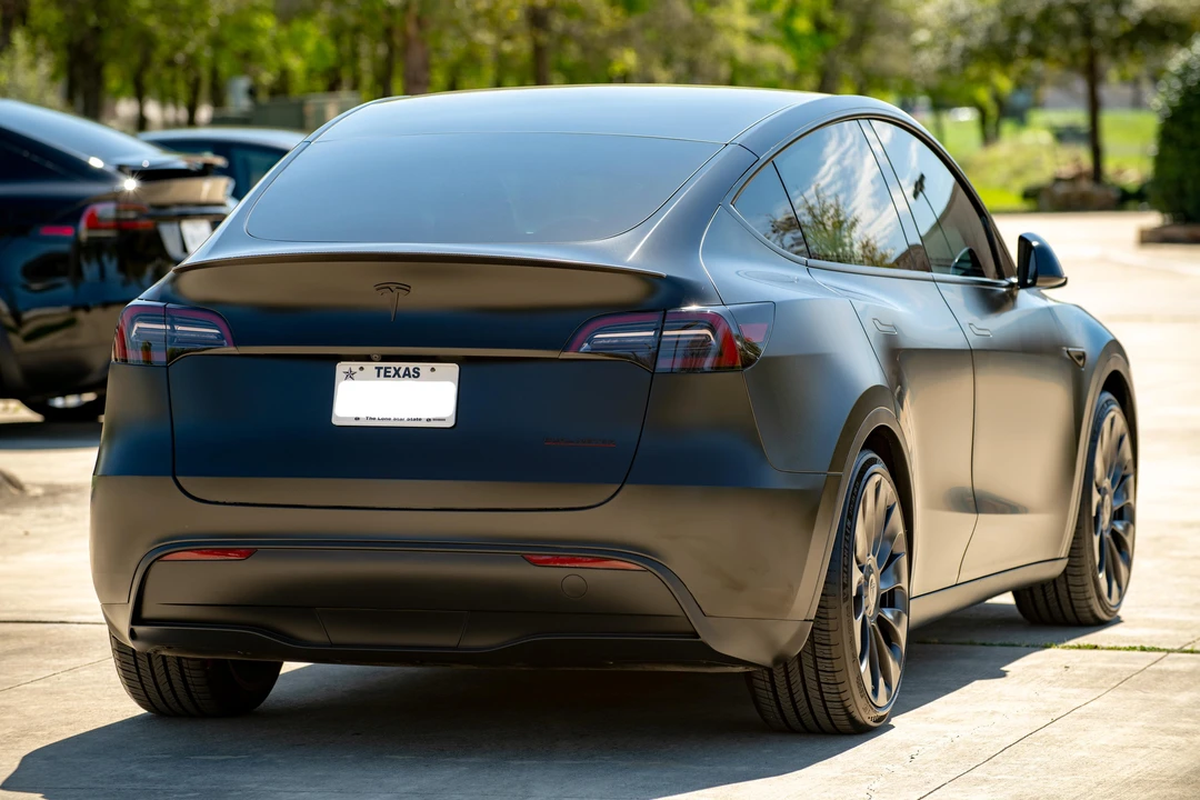 2023 Tesla Model Y Performance - Image 15 of 31