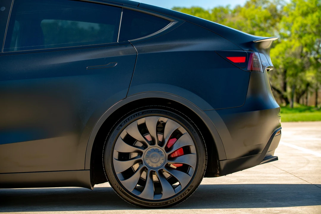 2023 Tesla Model Y Performance - Image 31 of 31