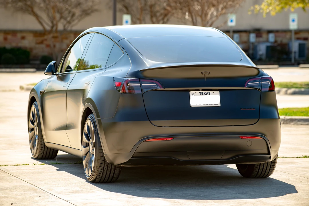 2023 Tesla Model Y Performance - Image 14 of 31