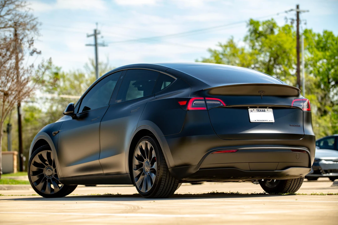 2023 Tesla Model Y Performance - Image 13 of 31