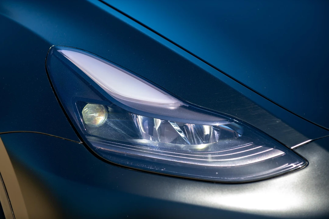 2023 Tesla Model Y Performance - Image 23 of 31