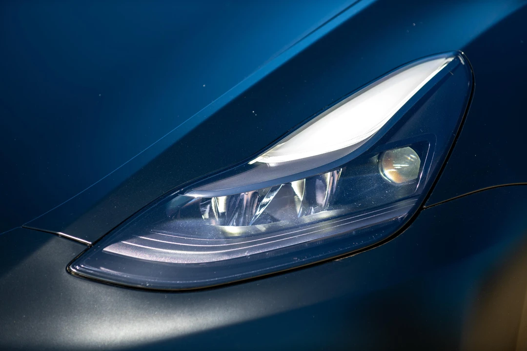 2023 Tesla Model Y Performance - Image 25 of 31
